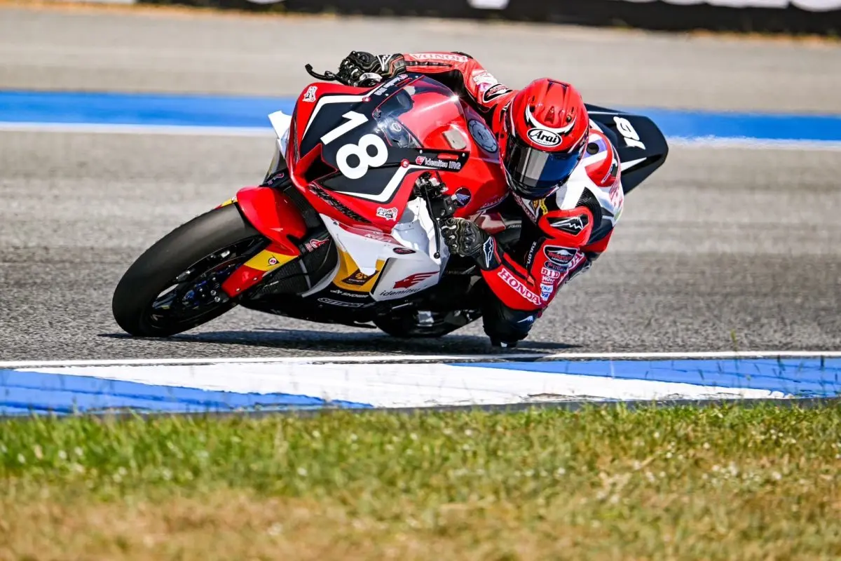 “ฮอนด้า เรซซิ่ง ไทยแลนด์” เดินหน้าสร้างผลงานต่อเนื่อง ในการแข่งขัน FIM Asia Road Racing Championship 2025 นักบิดไทยผงาดคว้าชัยชนะได้อย่างยิ่งใหญ่ต่อหน้ากองเชียร์สนามแรก ขณะที่มิติการพัฒนานัก...