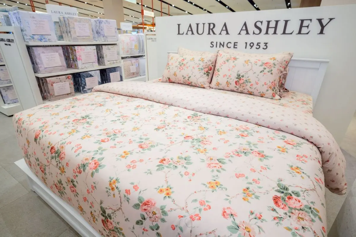 ลอร่า แอชลีย์ ประกาศรีลอนช์อย่างเป็นทางการในไทย พร้อมเปิดตัวคอลเลกชันชุดเครื่องนอนซูเปอร์พรีเมียม “Timeless British Elegance” ถ่ายทอดความงามเหนือกาลเวลาในสไตล์อังกฤษ