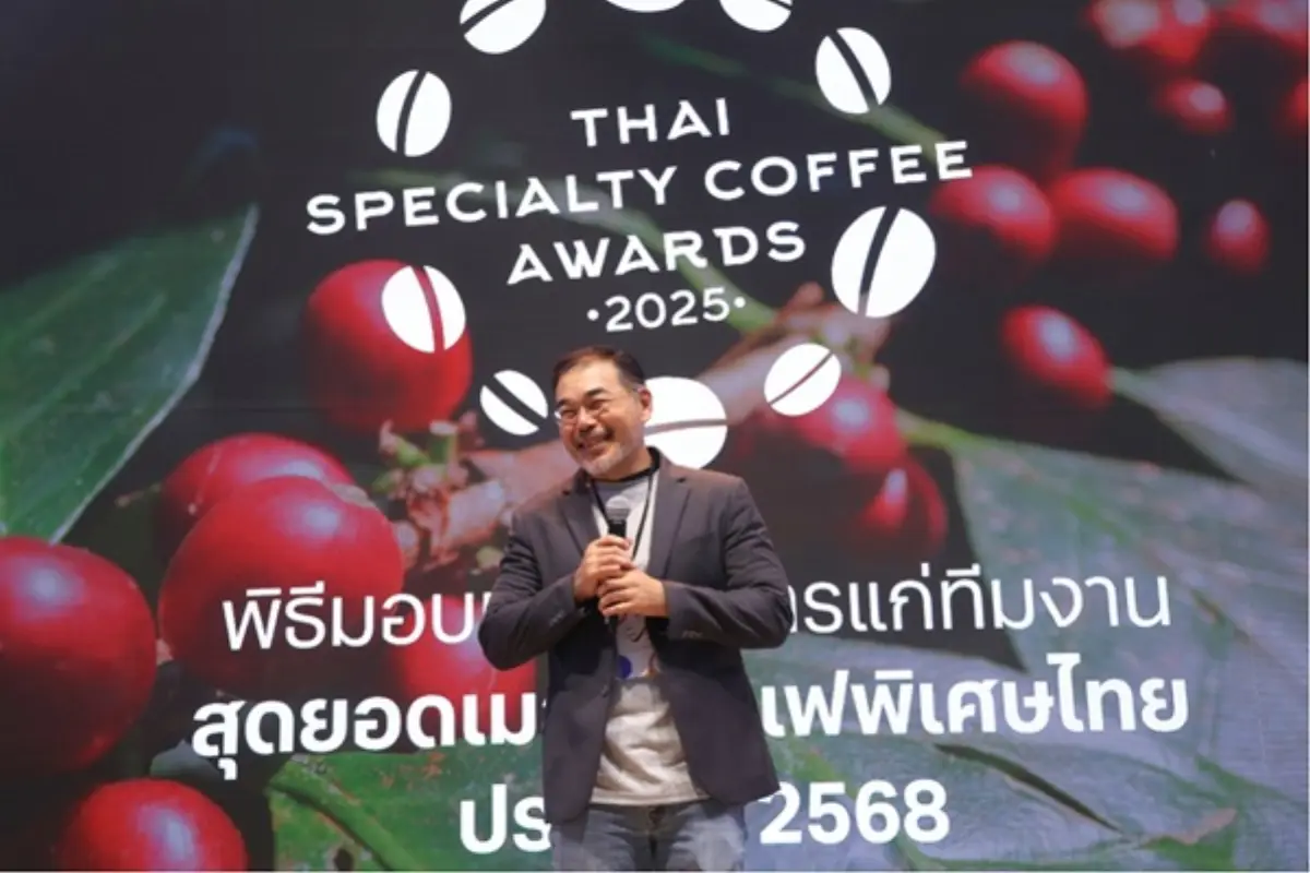 จากเมล็ดเล็ก ๆ บนดอยสูง สู่ถ้วยกาแฟที่โลกต่างยกย่อง ไทยไม่ได้เป็นแค่ผู้ปลูก แต่คือผู้สร้างวัฒนธรรมกาแฟที่ “สวยงาม แข็งแกร่ง และมีหัวใจ” ทศวรรษที่ผ่านมา วงการกาแฟไทยเดินทางไกลจากจุด...