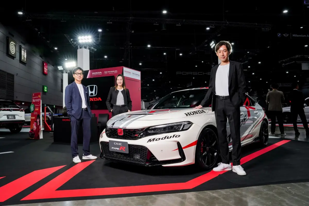 และ HR-V e:HEV พร้อมชุดแต่งโมดูโล พร้อมด้วยไฮไลต์ Civic Type R ตัวแรงสายสนามแข่ง เสริมสปิริตความสปอร์ตตามแบบฉบับฮอนด้า ในงาน Bangkok Auto Salon 2025 บริษัท ฮอนด้า ออโตโมบิล (ประเทศไทย)...