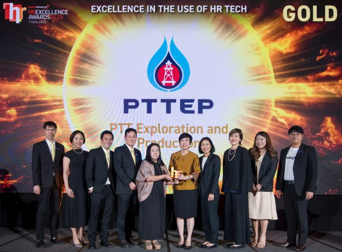 PTT Exploration and Production Public Company Limited (PTTEP), represented by Mrs. Sujinda Phloi-Montri (5th from right), Senior Vice President, Human Resources Division, received the Gold Award...