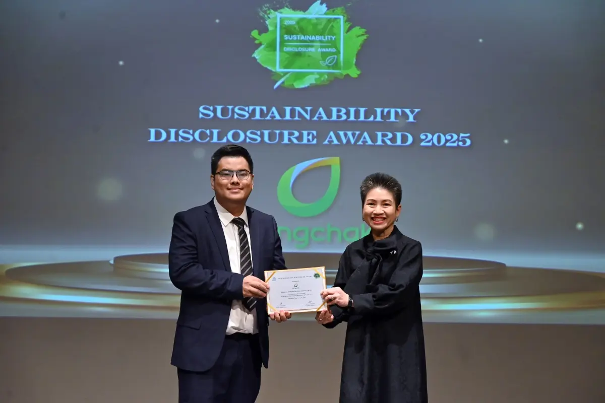 Mrs. Gloyta Nathalang, Senior Executive Vice President, Sustainability Management and Corporate Communications, Bangchak Corporation Public Company Limited, received the Sustainability...