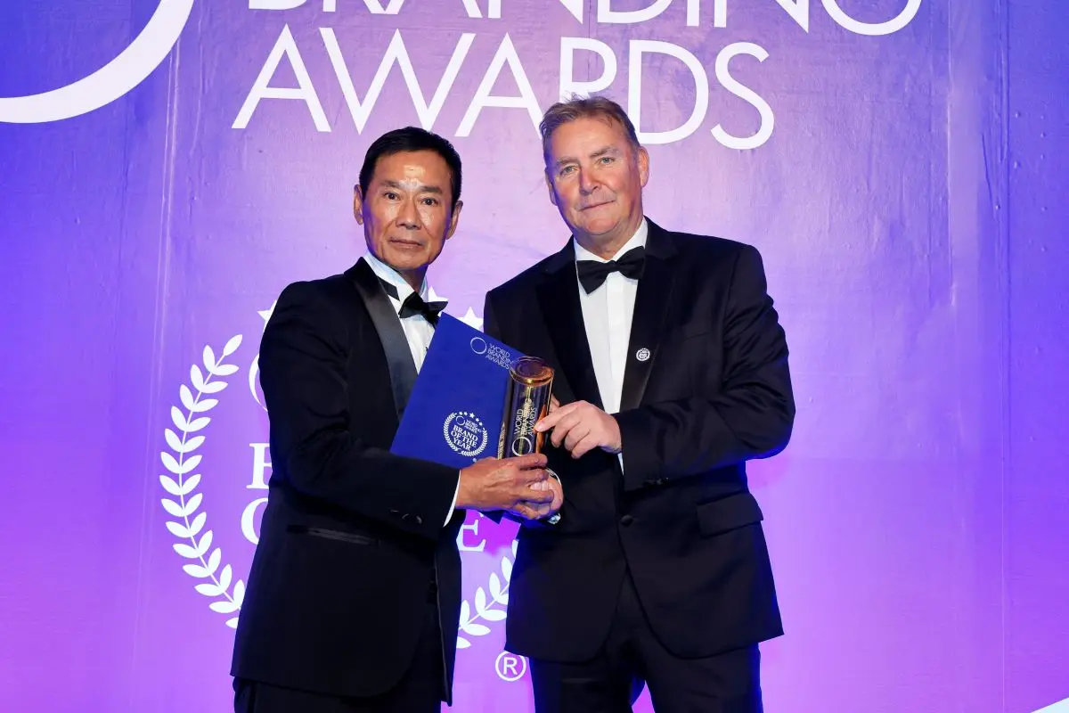 รางวัลแห่งความเชื่อมั่นสากล – นายทวี พวงเกตุแก้ว เจ้าหน้าที่บริหารระดับ Senior Vice President และผู้จัดการทั่วไป ธนาคารกรุงเทพ สาขาประเทศญี่ปุ่น เป็นผู้แทนจากธนาคารกรุงเทพ จำกัด (มหาชน...