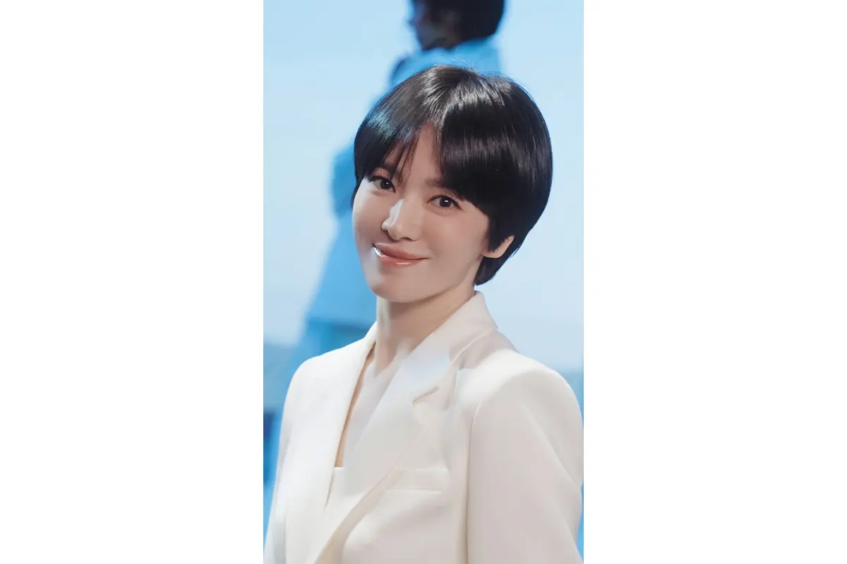 ยกให้เป็นอีกหนึ่งโมเมนต์ที่แฟนๆ ทั่วเอเชียจับตา เมื่อ “ซง ฮเยคโย” (ซง เฮเคียว) นางเอกสาวชื่อดังของเกาหลีใต้ กลับมาสร้างแรงสั่นสะเทือนในวงการความงามอีกครั้ง กับบทบาท Asia Pacific Brand...