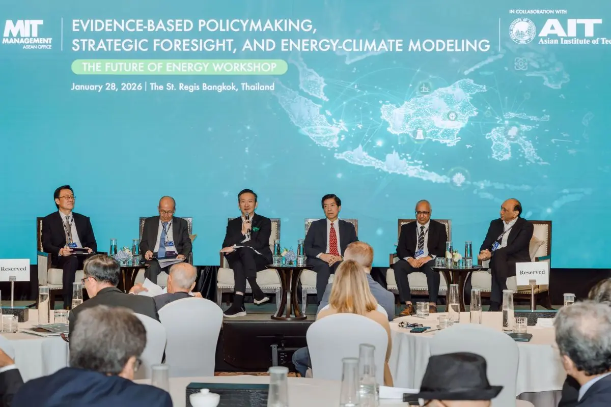 เมื่อวันที่ 28 มกราคม 2569 นายชัยวัฒน์ โควาวิสารัช ประธานเจ้าหน้าที่บริหารกลุ่มบริษัทบางจาก และกรรมการผู้จัดการใหญ่ บริษัท บางจาก คอร์ปอเรชั่น จำกัด (มหาชน) รับเชิญร่วมเสวนาพิเศษ “Accelerating...