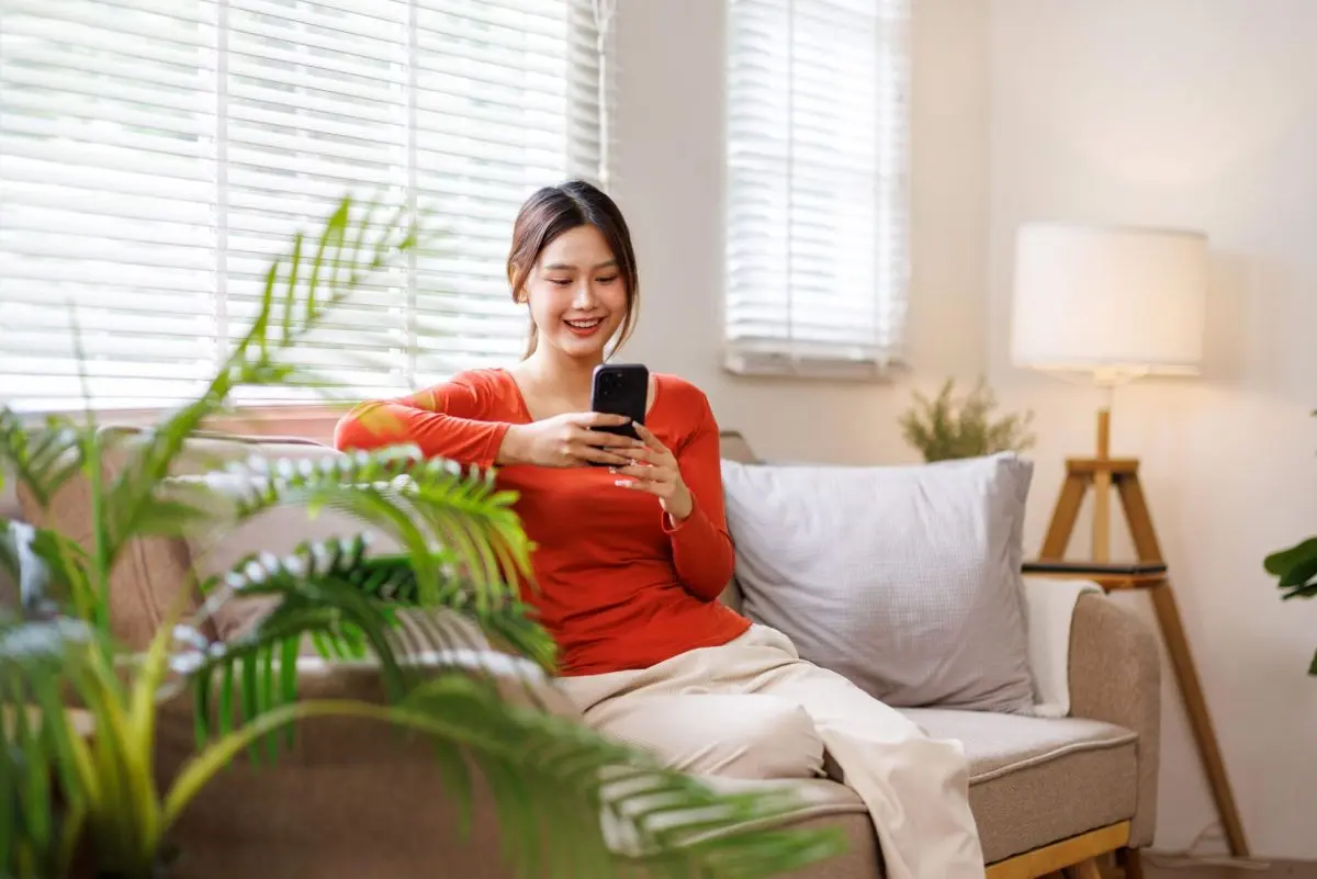 ปัจจุบันคนไทยจำนวนไม่น้อยเลือกครองตัวเป็นโสดมากขึ้นและนิยมอาศัยอยู่เพียงลำพัง จนเกิดเป็นเทรนด์ Solo Economy หรือเศรษฐกิจคนโสด ข้อมูลการสำรวจภาวะเศรษฐกิจและสังคมของครัวเรือน (SES) ของสำนักงานสถิติ...