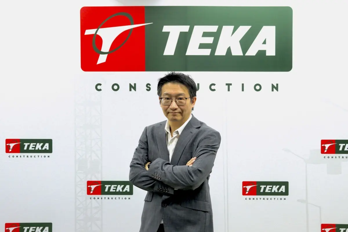 นายสุพล จงจินตรักษา ประธานเจ้าหน้าที่สายงานการเงิน บริษัท ฑีฆาก่อสร้าง จำกัด (มหาชน) หรือ TEKA นำเสนอข้อมูลผลประกอบการไตรมาส 4/2568 พร้อมทิศทางธุรกิจและกลยุทธ์การดำเนินงานปี 2569 ในงานบริษัทจดทะ...