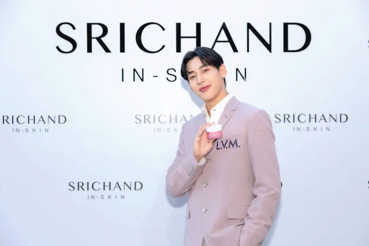 ศรีจันทร์ (SRICHAND) สร้างปรากฏการณ์แห่งความโกลว์ครั้งสำคัญกับงาน “The Symphony of GLOWolution” เนรมิตลานพาร์ค พารากอน ให้กลายเป็น Outdoor Symphony Hall ใจกลางเมือง ถ่ายทอดบทใหม่แห่งผิวโกลว์...