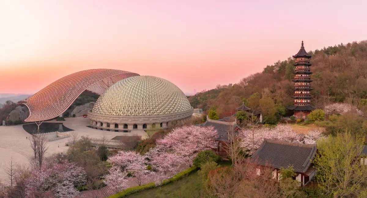 Niushou Mountain Cultural Tourism Zone in Nanjing, China On March 20, 2026, the opening ceremony of “Up the Spring Mountain, Heal with You – 2026 Spring Niushou” kicked off...