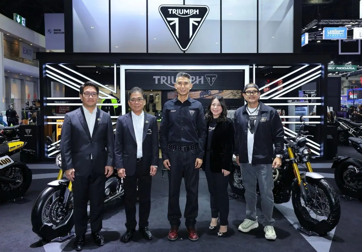 นายชินศักดิ์ กิตติอมรกุล ผู้จัดการฝ่ายปฏิบัติการเชิงพาณิชย์ บริษัท ไทรอัมพ์ มอเตอร์ไซเคิลส์ (ไทยแลนด์) จำกัด (ที่ 3 จากซ้าย) นางสาวจิราพร สำเร็จกิจเจริญ ผู้จัดการฝ่ายการตลาด บริษัท ...