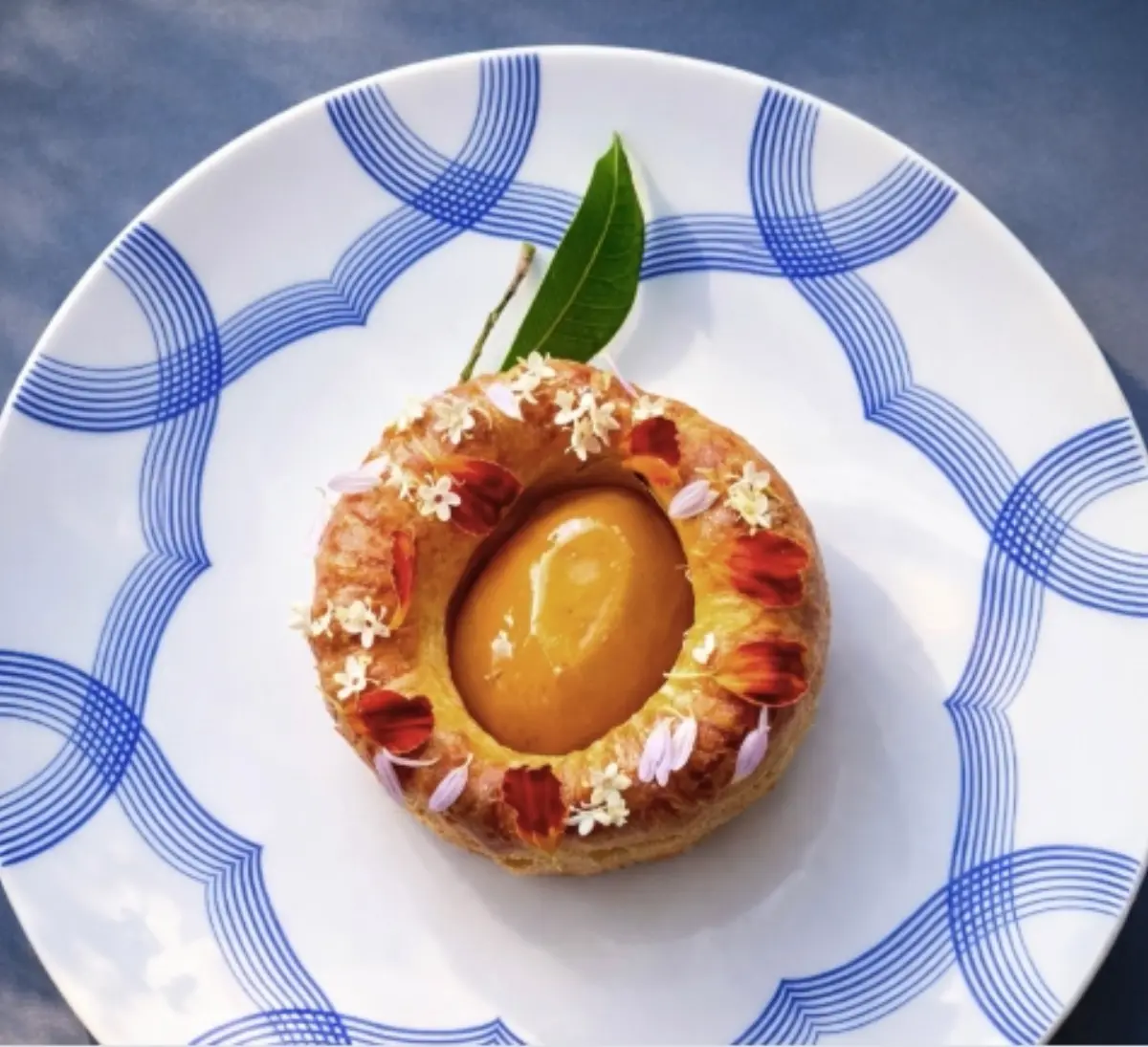 กรมทรัพย์สินทางปัญญา ผนึกกำลังร้าน Blue by Alain Ducasse เสิร์ฟเมนูสุดพิเศษ “เดนิชมะยงชิด” บนโต๊ะมิชลิน! ยกระดับ GI ไทย ผสานขนมอบสไตล์ฝรั่งเศสได้อย่างลงตัว
