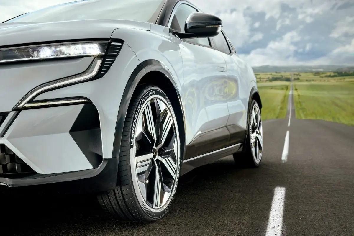 รุกสร้างมาตรฐานใหม่ให้กับวงการยางพรีเมียมด้วยการผสาน “สมรรถนะสูง” เข้ากับ “ประสิทธิภาพการใช้พลังงานที่เหนือชั้น” รองรับรถทุกประเภทและทุกระบบพลังงาน เพื่อตอบสนองต่อความท้าทายด้านสิ่งแวดล้อม เทคโน...