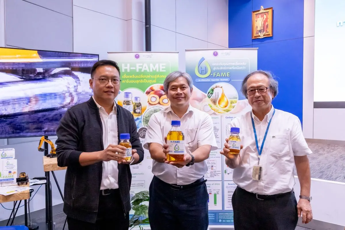 ท่ามกลางการเปลี่ยนผ่านสู่พลังงานสะอาด แม้รถยนต์ไฟฟ้าจะมีบทบาทสำคัญ แต่ภาคขนส่งโดยเฉพาะรถบรรทุกและเครื่องจักรกลหนัก ยังจำเป็นต้องพึ่งพาเครื่องยนต์ดีเซล น้ำมันไบโอดีเซลคุณภาพสูง หรือ H...