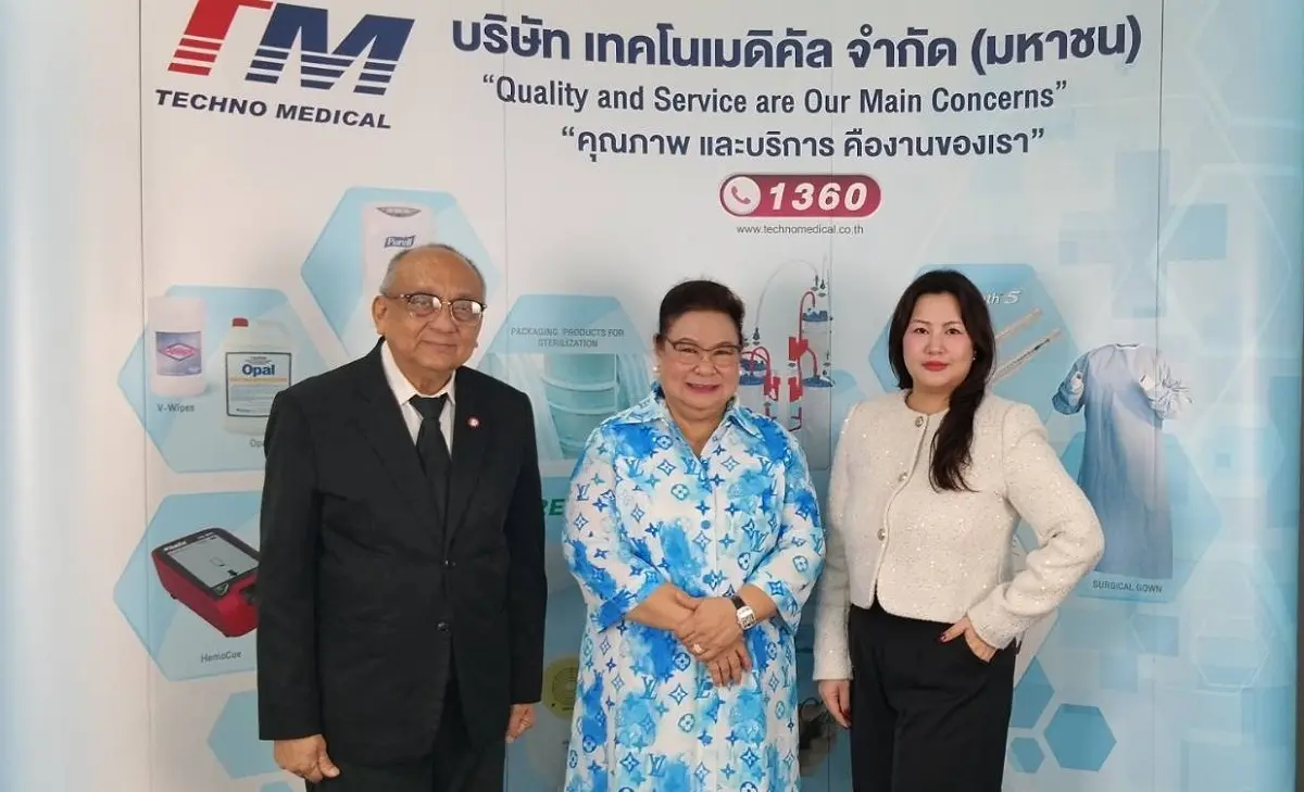 ดร.สุนทรี จรรโลงบุตร ประธานเจ้าหน้าที่บริหาร และนางสาวปรางฉาย จรรโลงบุตร รองประธานเจ้าหน้าที่บริหารฝ่ายบัญชีและการเงิน บริษัท เทคโนเมดิคัล จำกัด (มหาชน) พร้อมด้วยนายแพทย์วิรุฬห์...