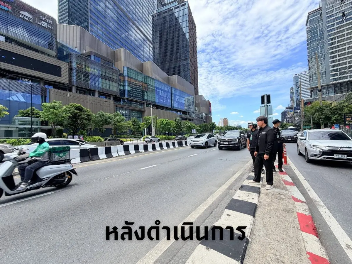 นายนรเทพ ชูพูล ผู้อำนวยการเขตปทุมวัน กทม. กล่าวถึงความคืบหน้าการลงพื้นที่ตรวจสอบและติดตามการแก้ไขปัญหาความชำรุดเสียหายของเกาะกลางถนนพระรามที่ 4 บริเวณทางขึ้นสะพานไทย-เบลเยียม ฝั่งมุ่งหน้าแยกศาลา...