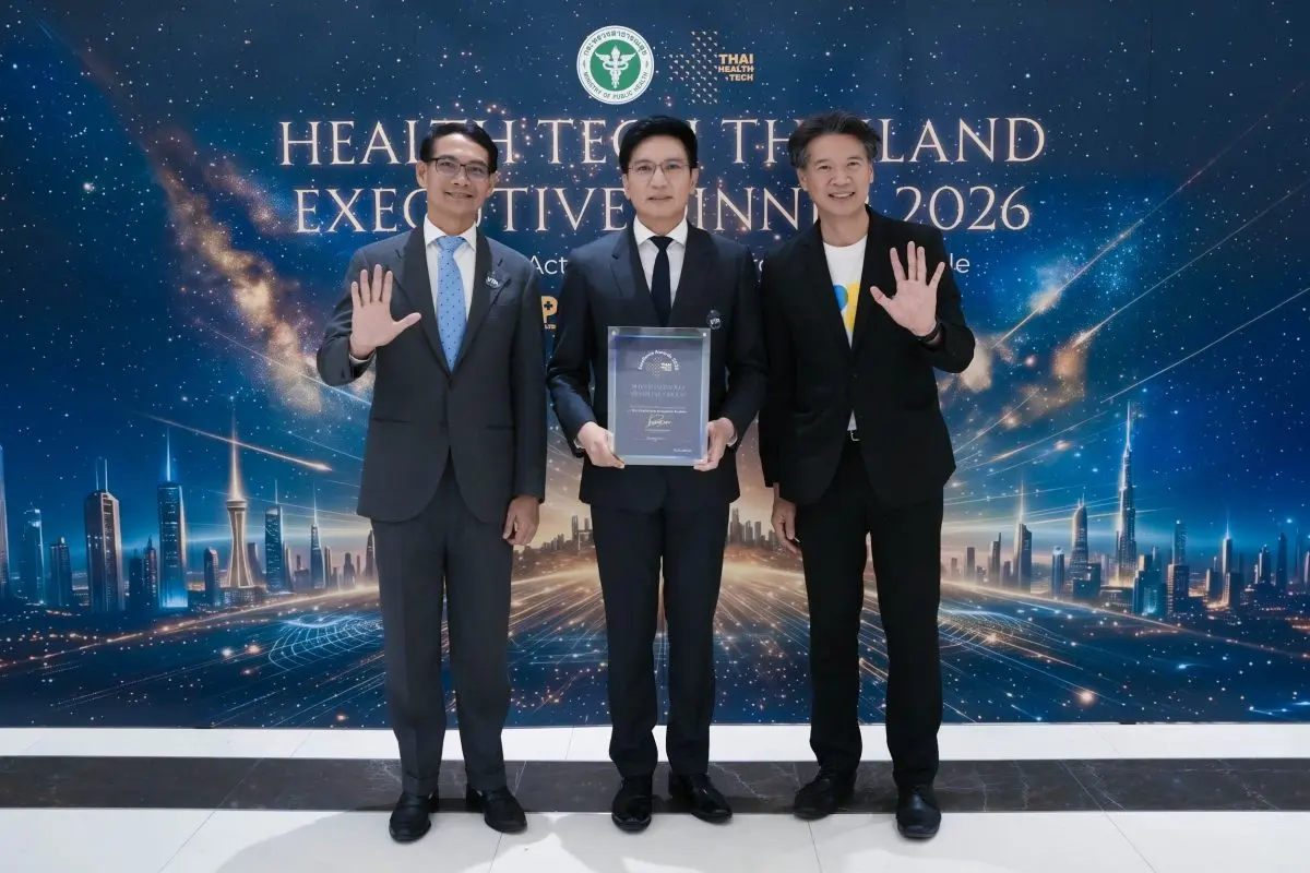 คุณอัฐ ทองแตง ประธานเจ้าหน้าที่บริหารเครือรพ.พญาไท-เปาโล ขึ้นรับรางวัล Thai HealthTech Excellence Awards 2026 ระดับ Gold สาขา “ผู้สนับสนุน HealthTech Ecosystem” ภายในงาน Health Tech...