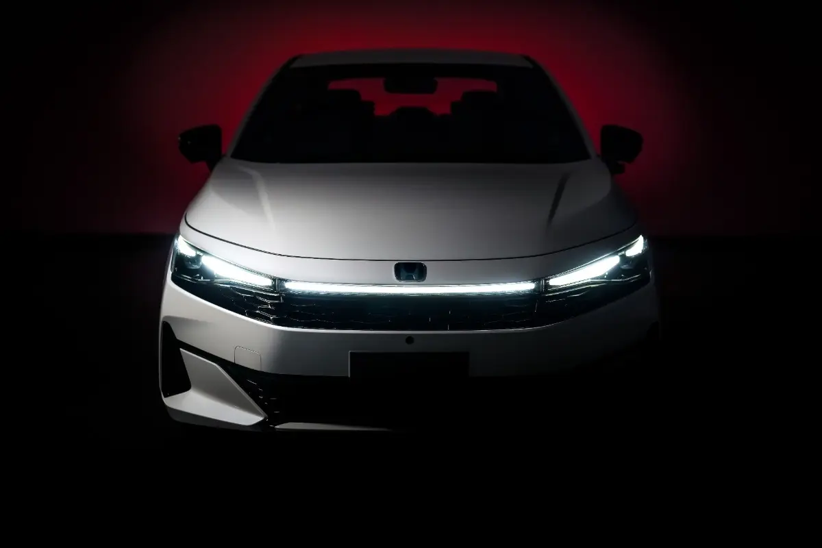 Honda City ไม่ได้เป็นเพียงซิตี้คาร์ยอดนิยมที่อยู่คู่คนไทยมาอย่างยาวนาน แต่ยังเป็นรถยนต์ที่อยู่ในความทรงจำและเป็นส่วนหนึ่งของเส้นทางความสำเร็จของผู้คนหลากหลายเจเนอเรชัน การกลับมาของ Honda City ...
