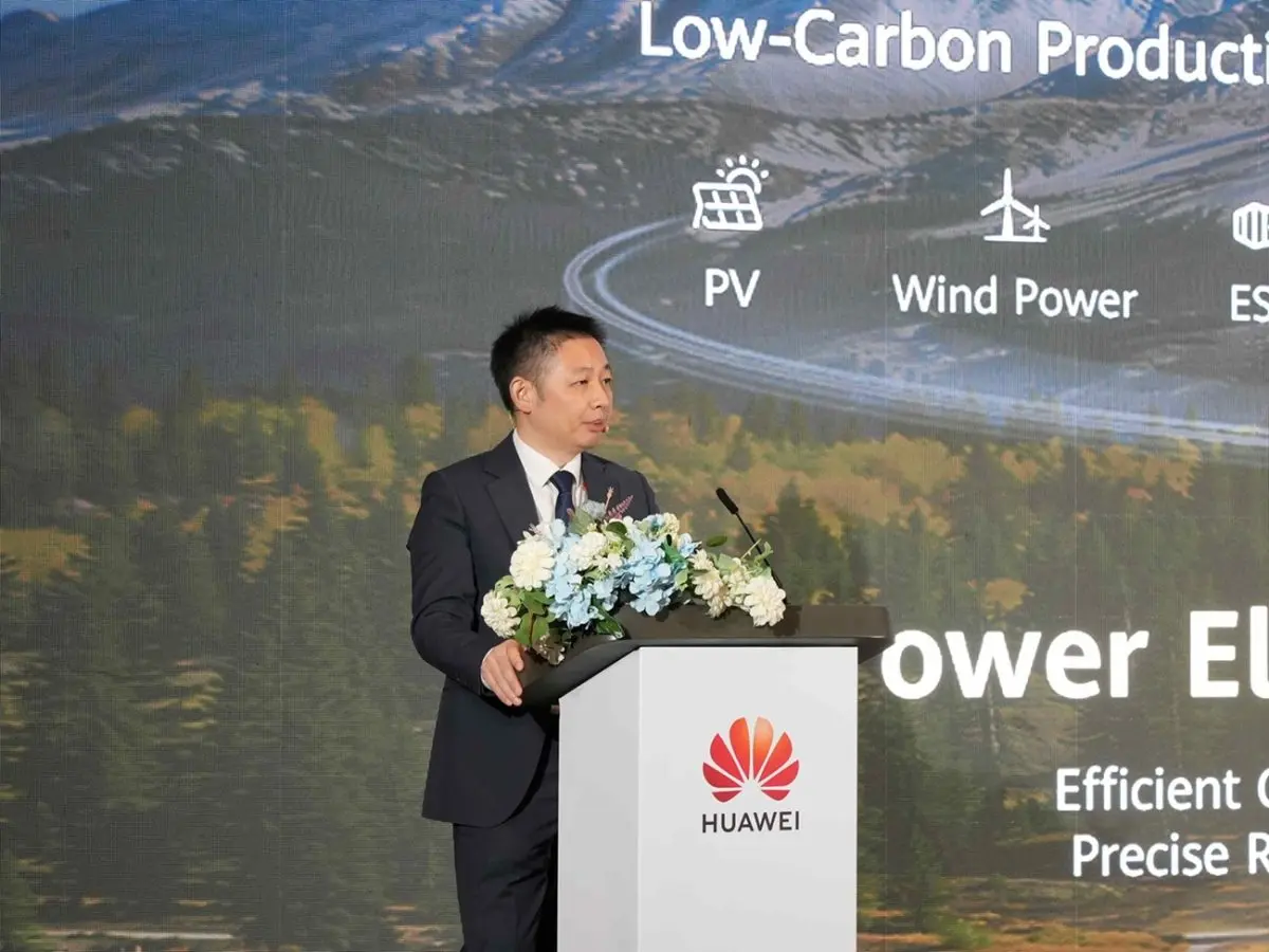 ในงานสัมมนา Huawei Digital Power Summit ซึ่งจัดขึ้นภายใต้แนวคิด “Energy, the Foundation of AI” (พลังงาน รากฐานสำคัญแห่งยุค AI) หัวเว่ย ได้เปิดตัว FusionSolar 9.0 ซึ่งเป็นโซลาร์อินเวอร์เตอร์โซลาร์...