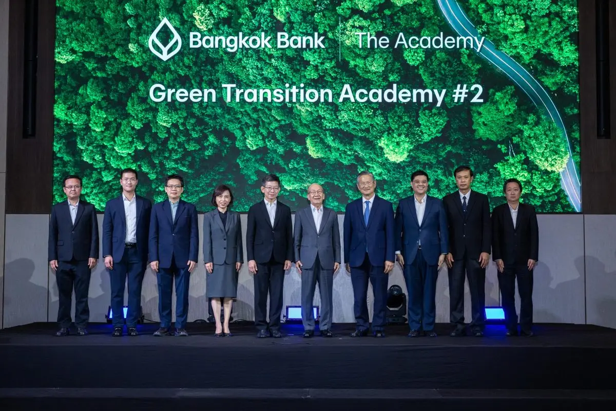 Green business leaders – Bangkok Bank President Chartsiri Sophonpanich presided over the closing ceremony of the “Green Transition Academy Class 2” and presented certificates to all 50...