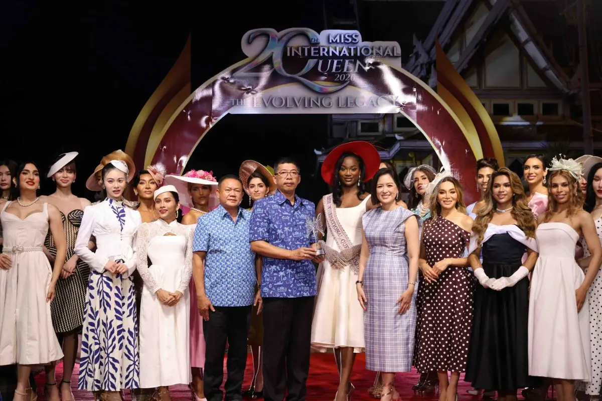 Delegates Showcase Jim Thompson Looks Aboard the SRT Royal Blossom Before Exploring Hua Hin’s Natural Landscapes, Hand-Printed Textiles, Performing Arts, and Muay Thai During a Three-Day Journey...
