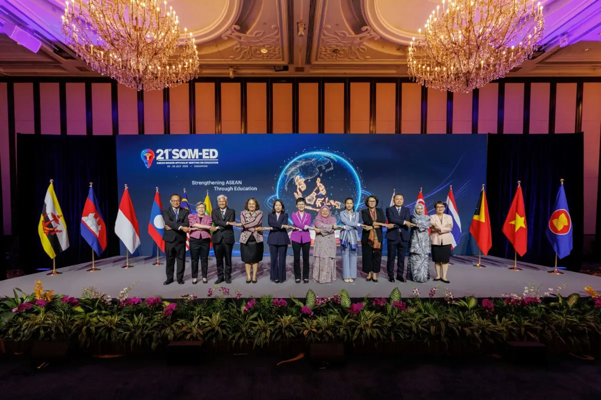 มูลนิธิอาเซียนได้รับการรับรองอย่างเป็นทางการสำหรับโครงการ AI Ready ASEAN Powered by AI Opportunity Fund: Asia-Pacific ภายหลังจากนำเสนอโครงการในช่วงเปิดงานของการประชุมเจ้าหน้าที่อาวุ...