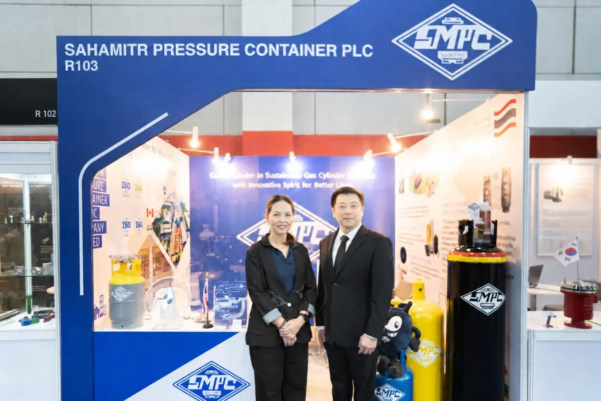 บริษัท สหมิตรถังแก๊ส จำกัด (มหาชน) หรือ SMPC ผู้ผลิตถังแก๊สปิโตรเลียมเหลวและถังทนความดันต่ำรายใหญ่ของประเทศ นำโดย นางปัทมา เล้าวงษ์ (ที่ 4 จากซ้าย) รองประธานกรรมการ พร้อมด้วย นายจีระวุฒิ ...